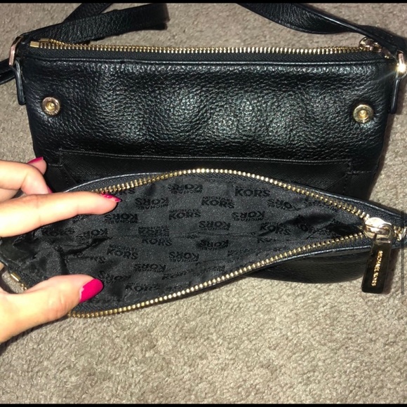 Michael Kors black crossbody purse - Picture 5 of 6
